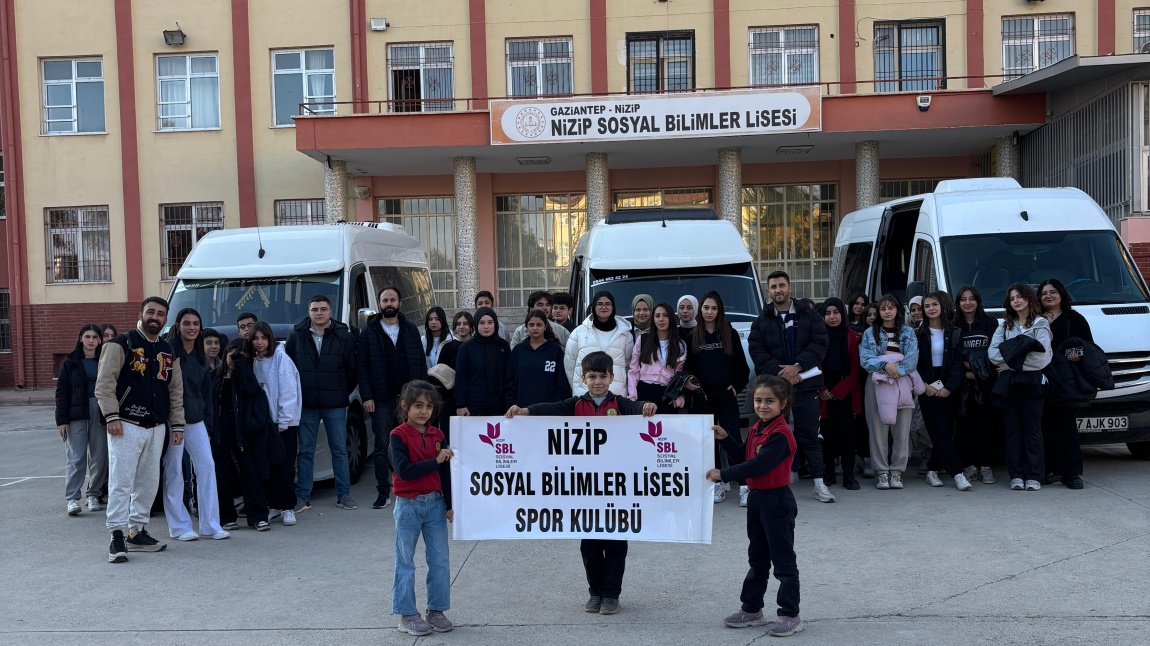 Nizip Sosyal Bilimler Lisesi Spor Kulübü Öğrencilerimizi Basketbol Heyecanıyla Buluşturdu!