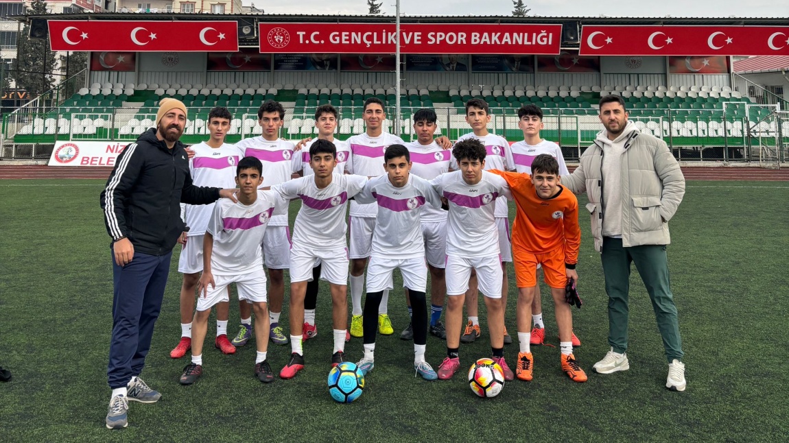 Okullar Arası Futbol Turnuvasında Nizip Sosyal Bilimler Lisesi  İlçe 2.’liği Elde Etti!