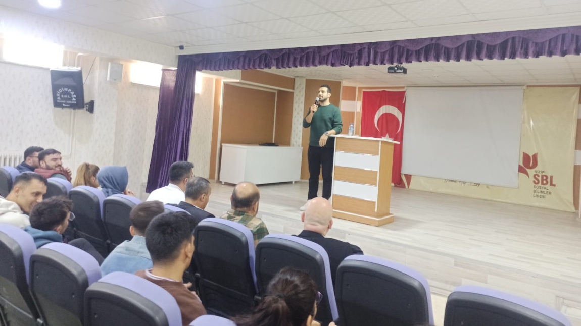 Mathman Yaşar Hoca'dan Öğrencilerimize Etkili Soru Çözümü Semineri